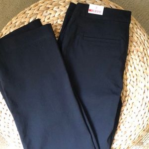 IZOD BLACK PANTS.